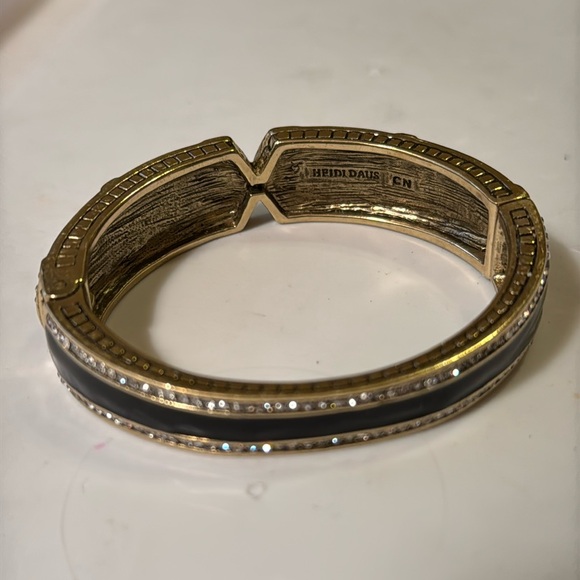 Heidi Daus Bangle Hinged Clamper Bracelet  Crystal & Black Enamel over Gold - Picture 4 of 9